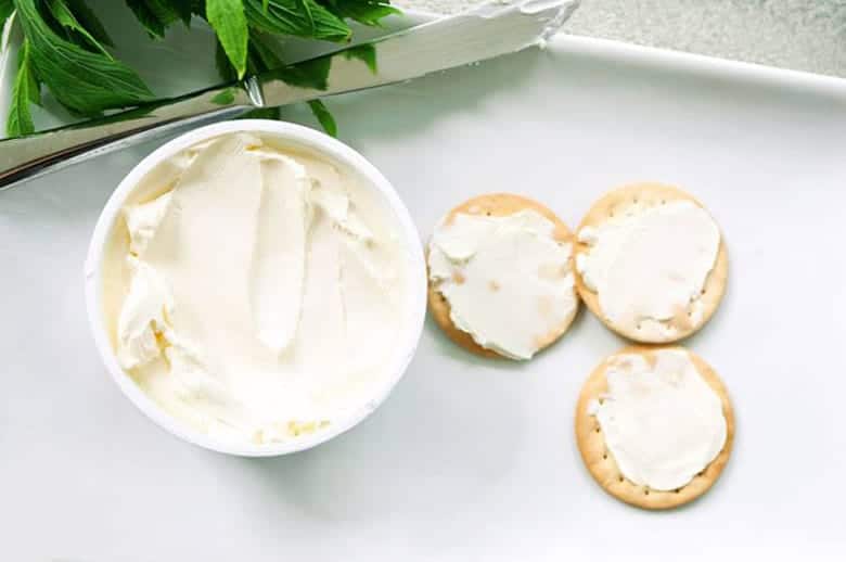 how-to-tell-if-cream-cheese-has-gone-bad
