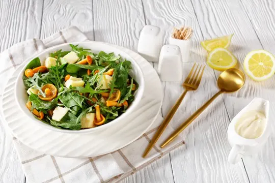 arugula salad with lemon dressing