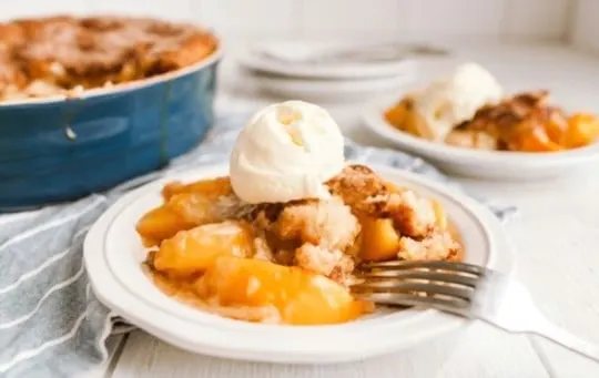 can you eat leftover peach cobbler