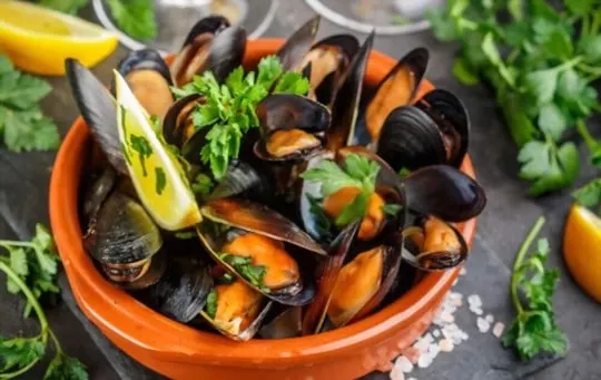 how to heat frozen cooked mussels
