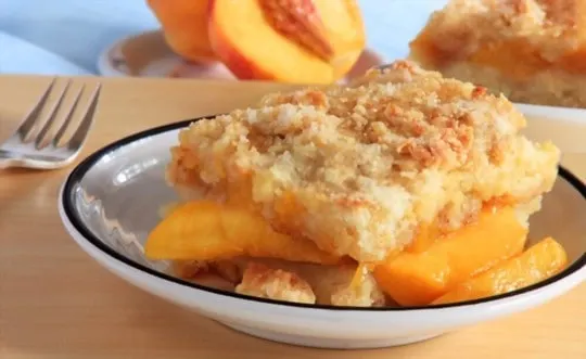 how to store leftover peach cobbler