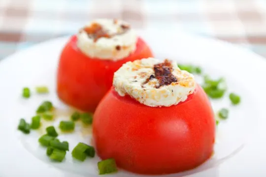 stuffed tomatoes with goat cheese