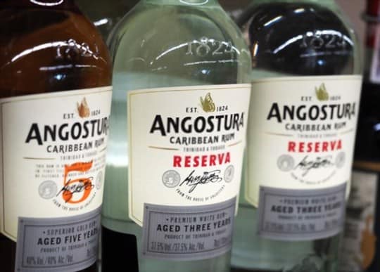 what does angostura bitters taste tike