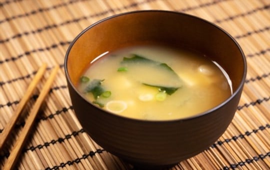 what does miso soup taste like