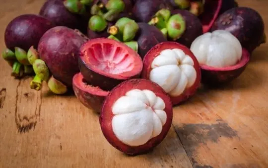 where does mangosteen grow