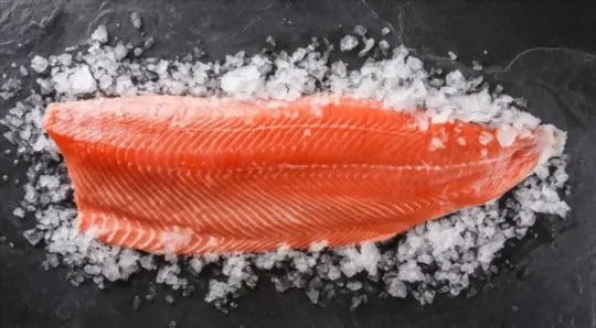 how long does raw frozen salmon last