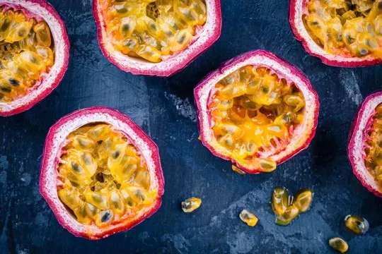 how to find and choose passion fruit