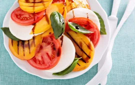 peach and tomato caprese salad