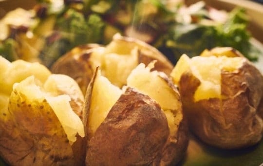 what to serve with baked potatoes