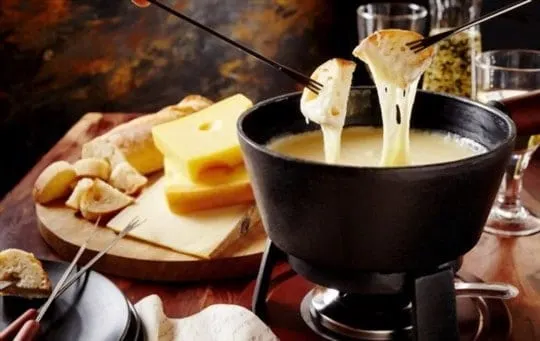 what to serve with cheese fondue