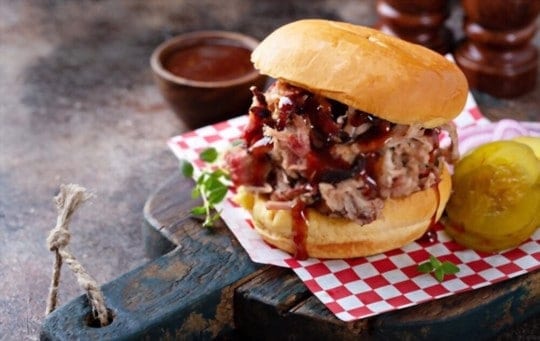what to serve with pulled pork sandwiches