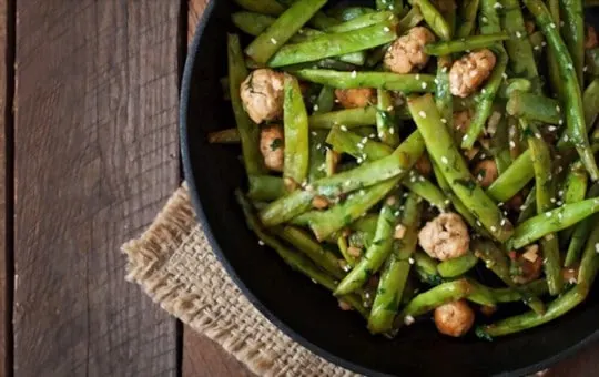garlicky green beans with toasted almonds