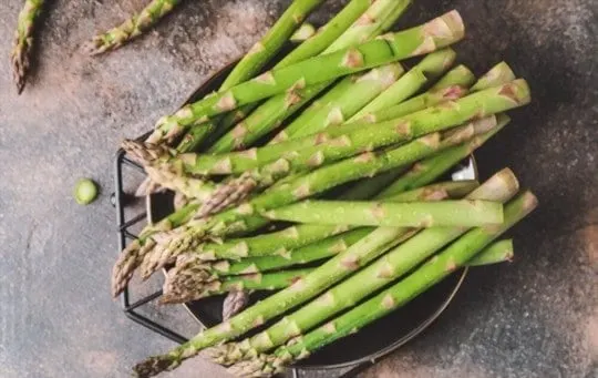 what to serve with asparagus