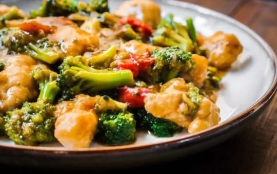 broccoli stir fry with ginger and sesame seeds