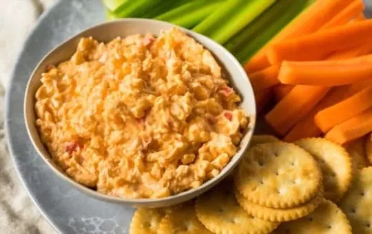 what to serve with pimento cheese
