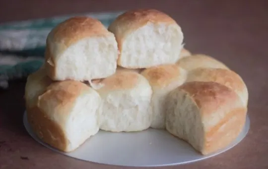 bread rolls or hawaiian sweet rolls