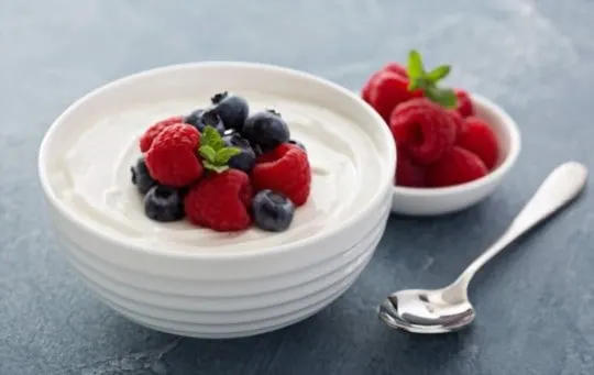 fresh fruit with yogurt sauce