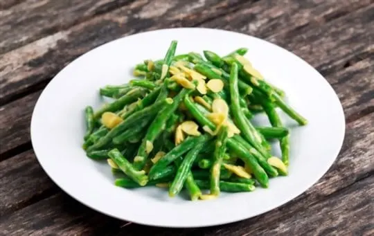 garlic green beans with almonds