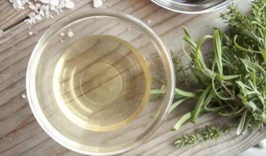 white wine vinegar with soy sauce